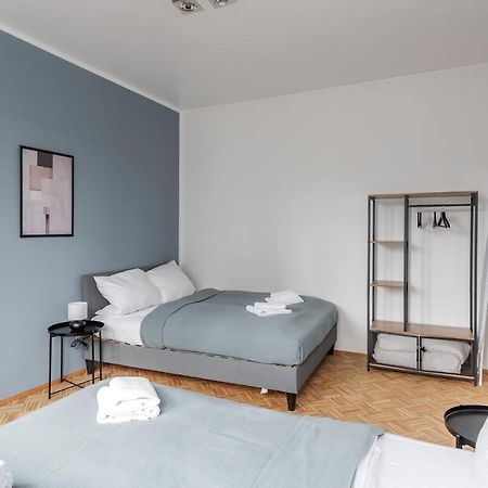 Flats 4 You, Moderne City Wohnung Naehe Hbf, Due-Messe 20 Min, Netflix, Kueche Duisburg Bagian luar foto