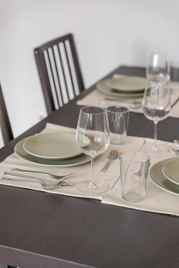 Flats 4 You, Moderne City Wohnung Naehe Hbf, Due-Messe 20 Min, Netflix, Kueche Duisburg Bagian luar foto