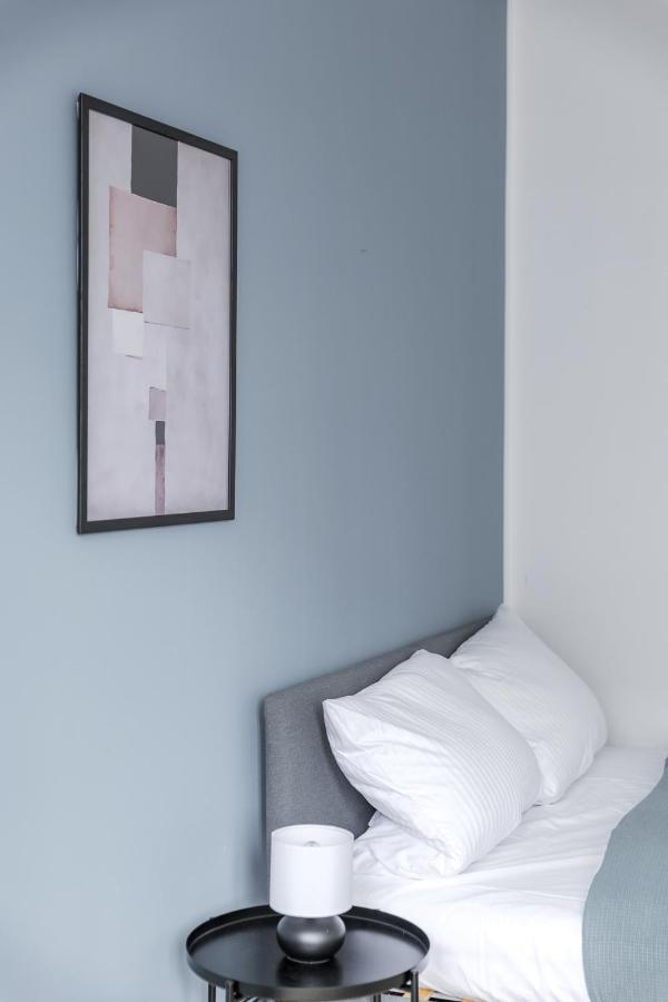 Flats 4 You, Moderne City Wohnung Naehe Hbf, Due-Messe 20 Min, Netflix, Kueche Duisburg Bagian luar foto