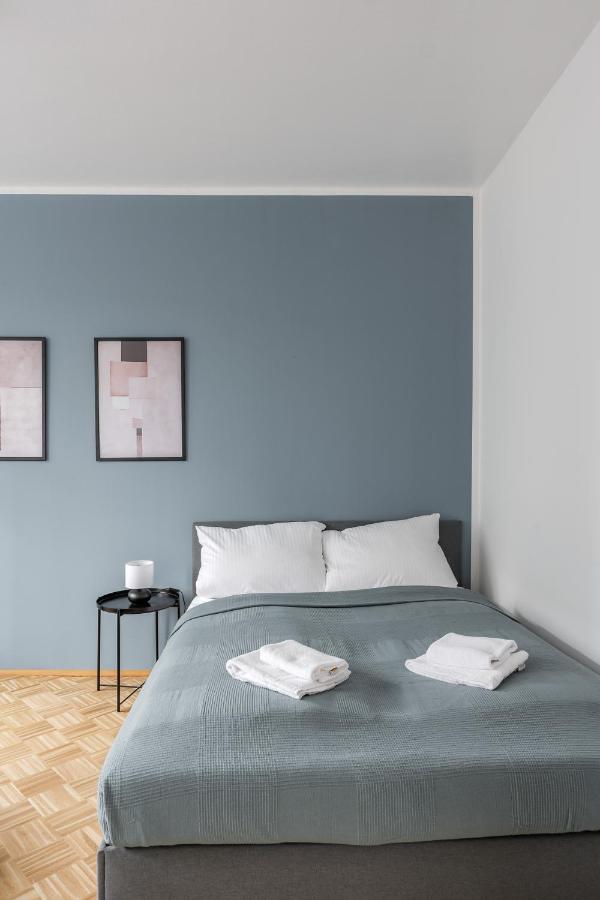 Flats 4 You, Moderne City Wohnung Naehe Hbf, Due-Messe 20 Min, Netflix, Kueche Duisburg Bagian luar foto